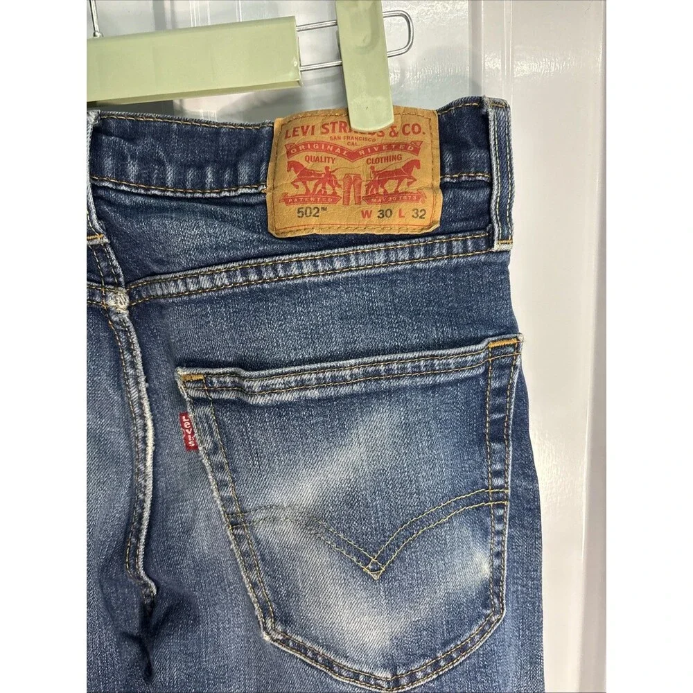 Levi's 502 Men’s Denim Jeans, Medium Wash, Size 30/32 Broke In